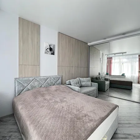 Apartment 27 Pearl - The Breeze