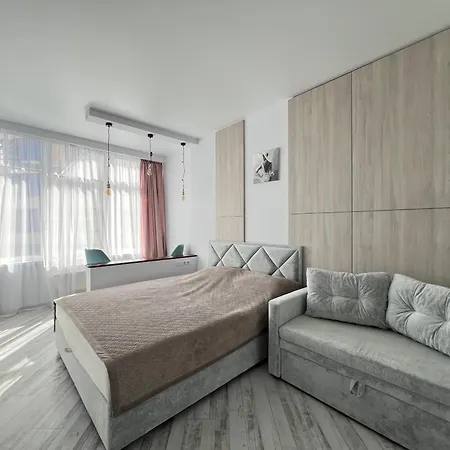 27 Pearl - The Breeze Apartment *
