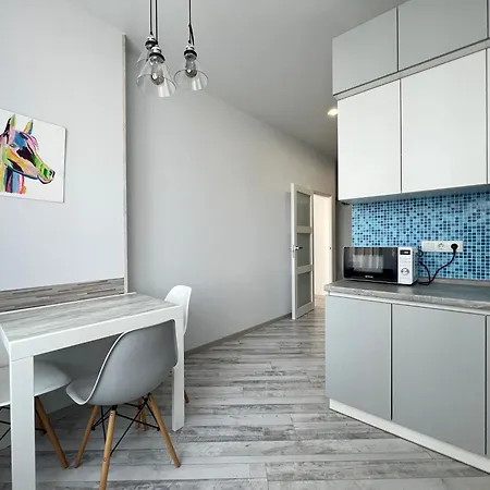 27 Pearl - The Breeze Apartment