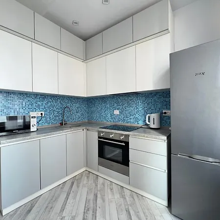Apartment 27 Pearl - The Breeze